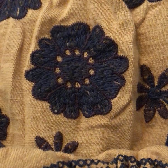 Boho embroidered cropped top in ochre from American Eagle Outfitters - Picture 2 of 9